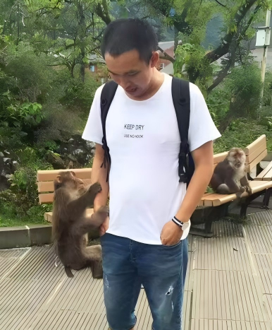 trekking tour guide allen zheng