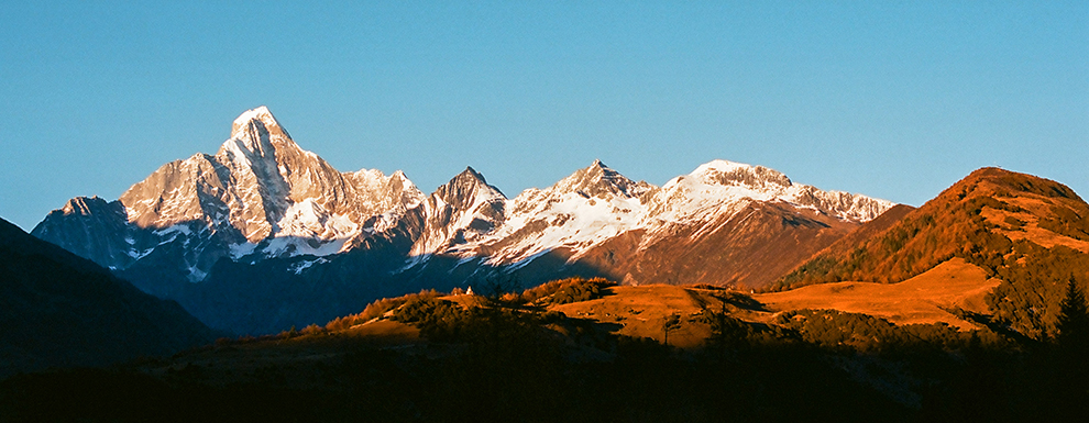 5 days chengdu mount siguniang sight seeing small group trek